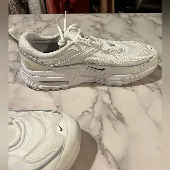 Nike Air Max Bliss 'Summit White' - Picture 13 of 16